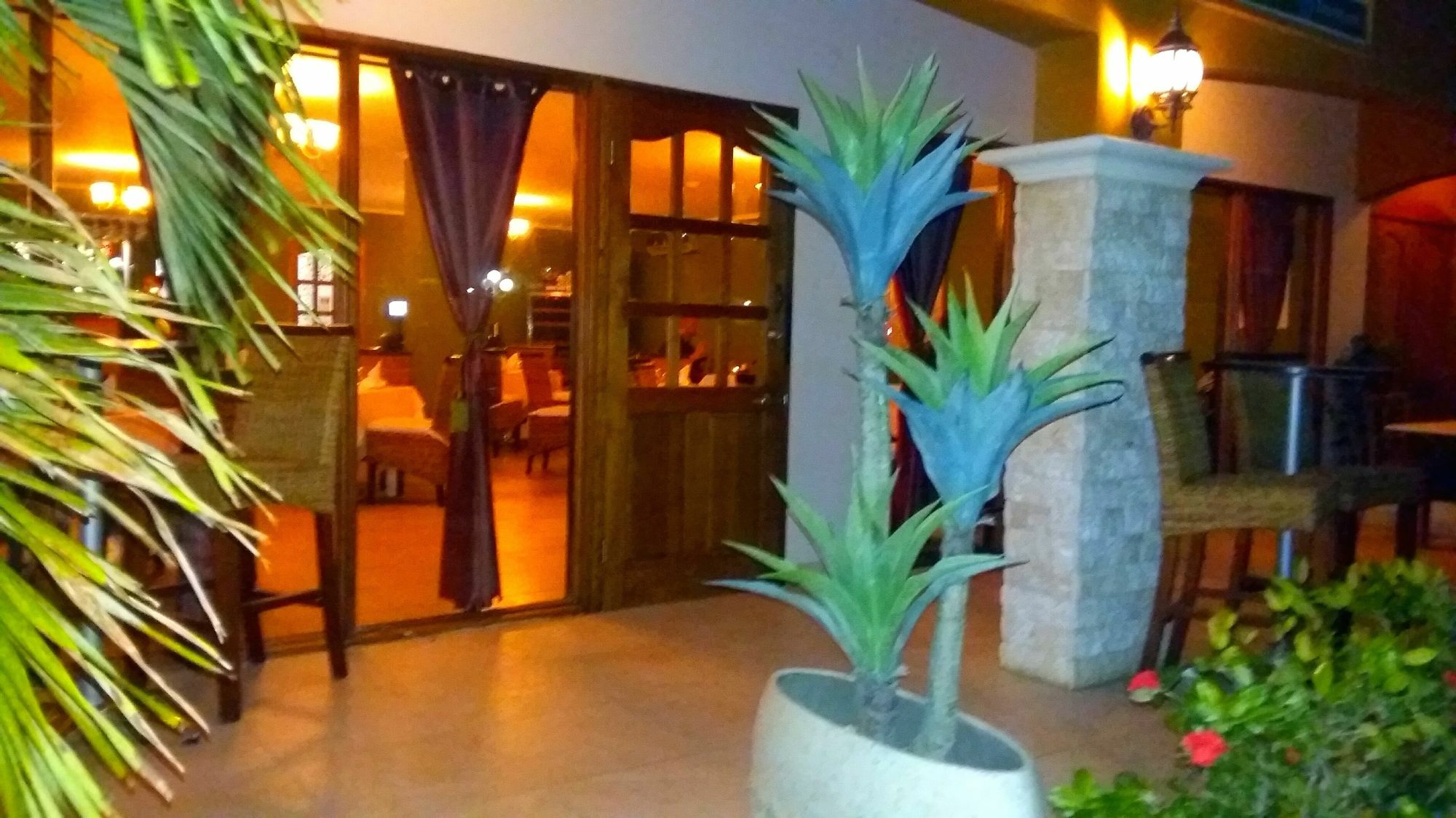 Dorado Eagle Beach Hotel Oranjestad Exterior foto